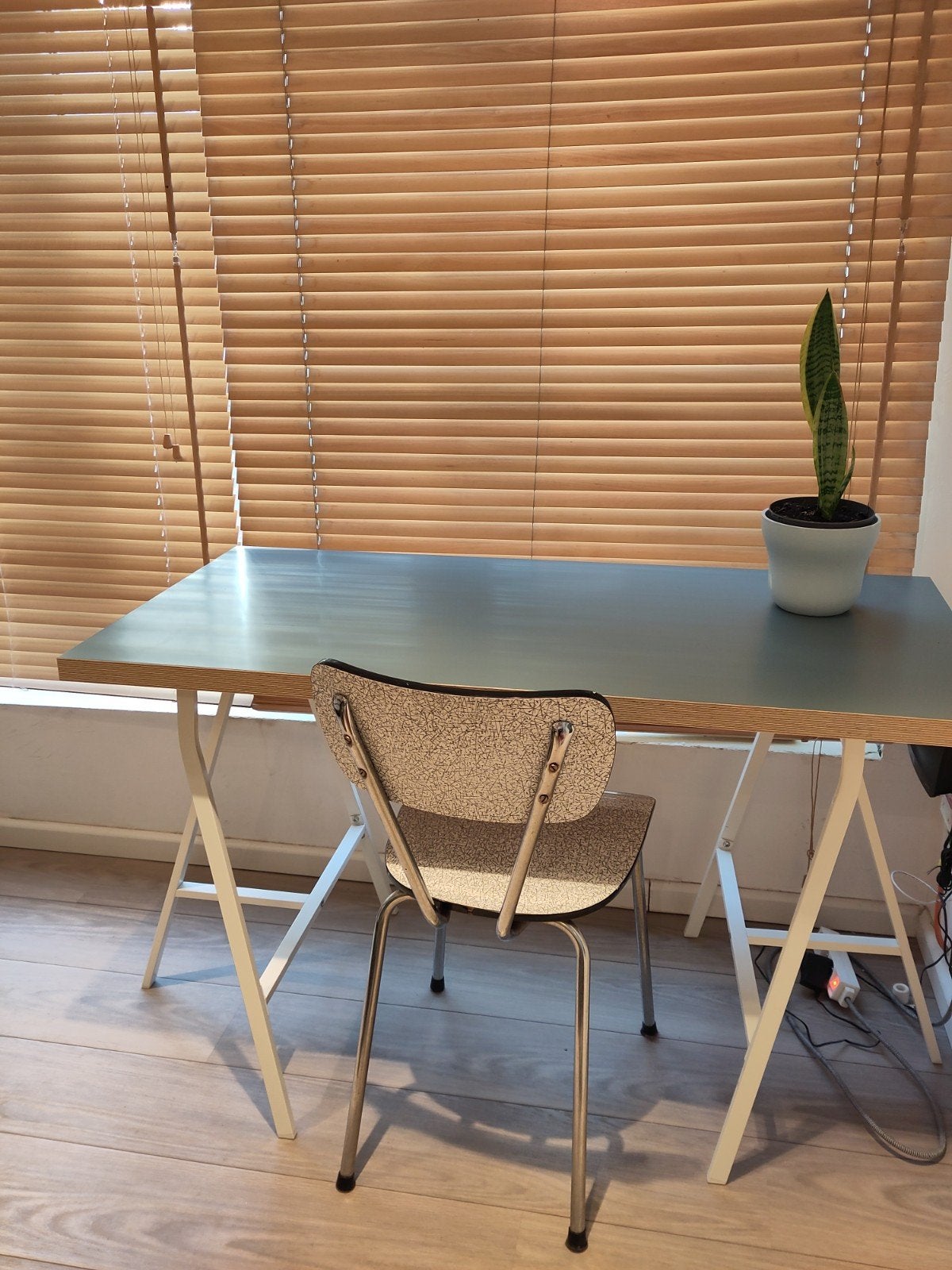 Ikea bureau, Ophalen, Zo goed als nieuw, IKEA, Wit