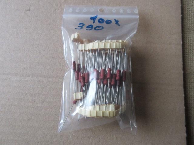 Lot van 100 390 ohm 5% nieuwe oldstock-weerstanden, Hobby en Vrije tijd, Elektronica-componenten, Ophalen of Verzenden, Nieuw