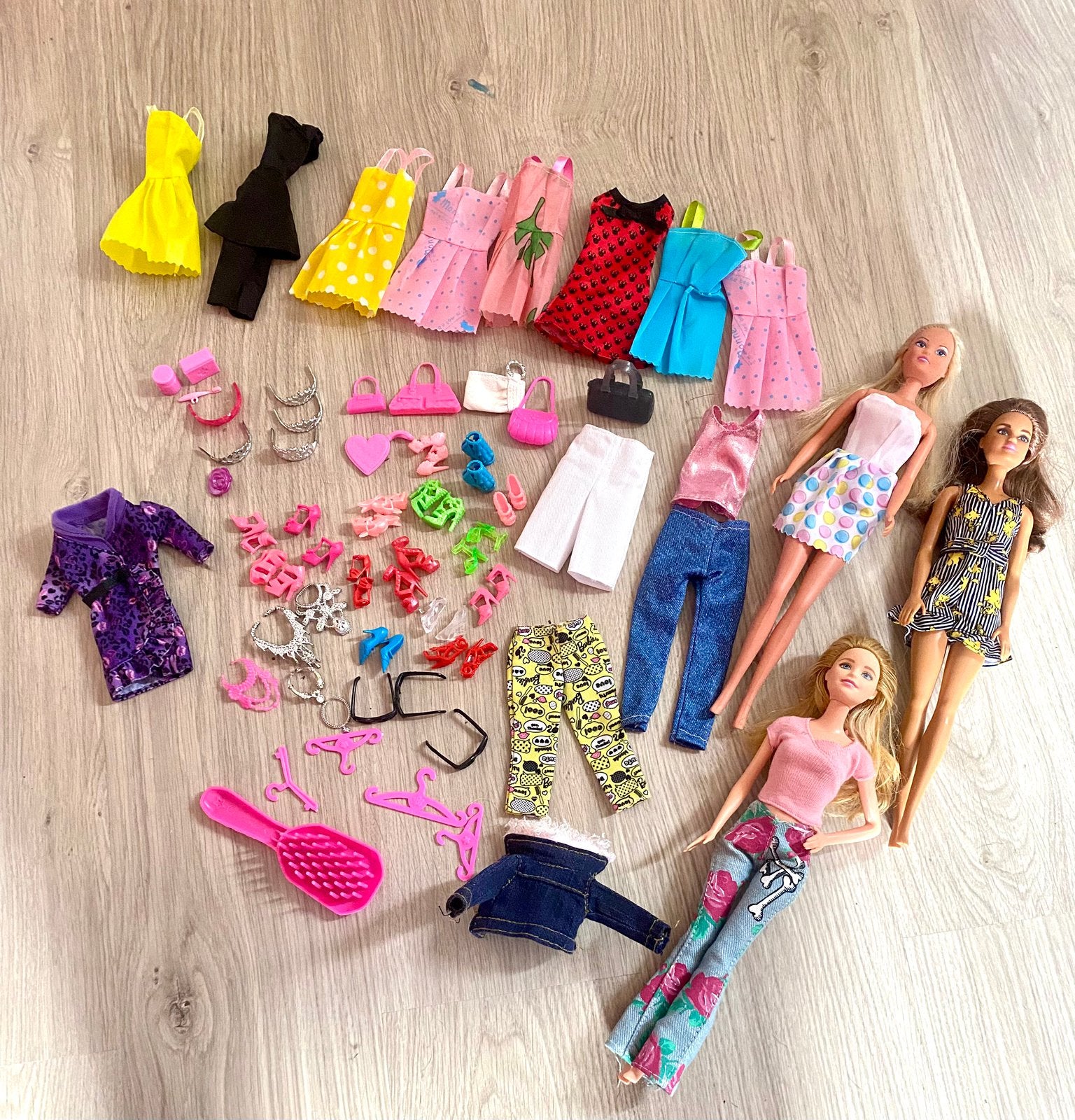 Lot 3 Barbies , vêtements et accessoires, Enfants & Bébés, Enlèvement, Utilisé, Barbie