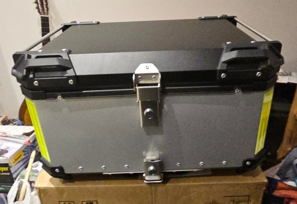 Nieuwe kofferbak van 80 liter voor motor of scooter, Ophalen