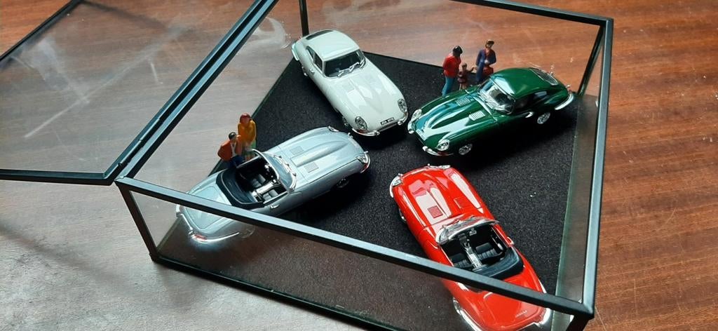 Jaguar E type 4 pièces dans une boîte cadeau, Hobby & Loisirs créatifs, Voitures miniatures | 1:43, Enlèvement ou Envoi, Neuf