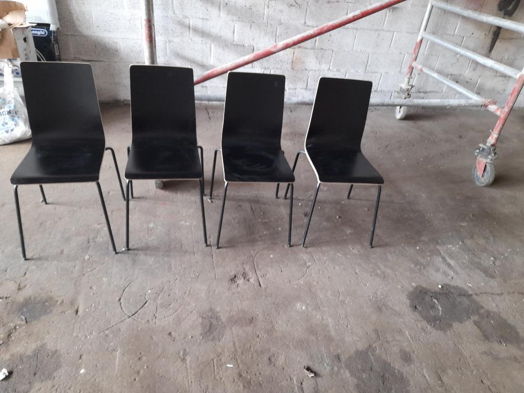 4 stapelstoelen, Ophalen