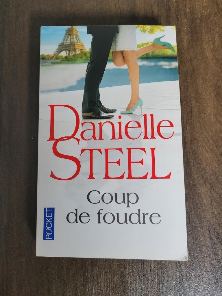 Livre adulte coup de foudre de Danielle Steel, Danielle Steel, Enlèvement, Belgique, Comme neuf