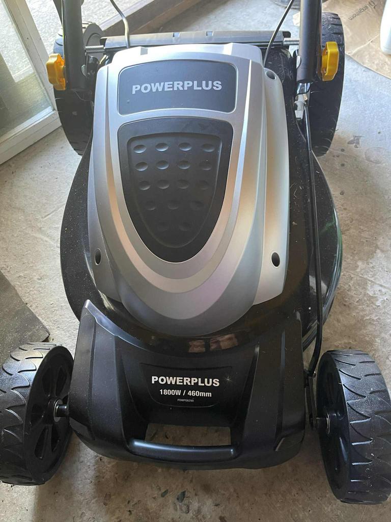 Tondeuse powerplus 1800w 1000m2 NEUVE, Enlèvement, Comme neuf