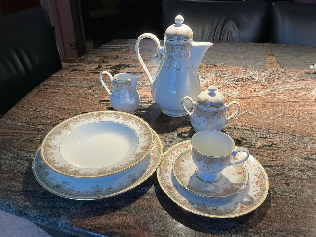 Compleet servies Noritake, Antiek en Kunst, Ophalen