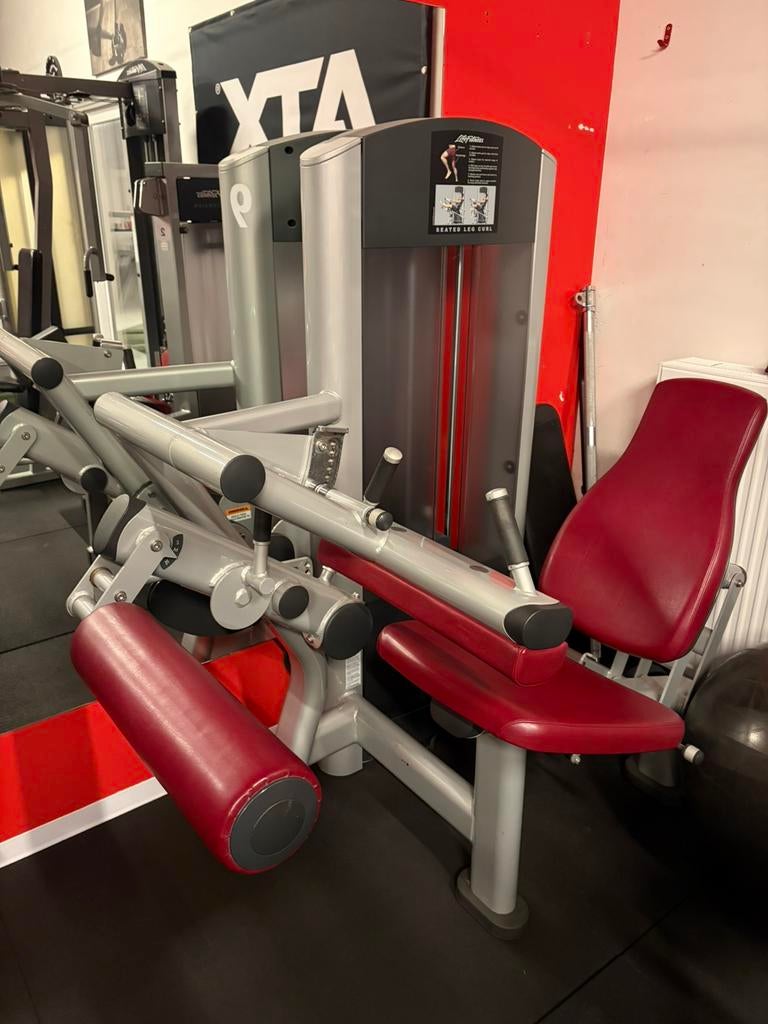 Life fitness seated leg curl, Ophalen, Zo goed als nieuw, Benen