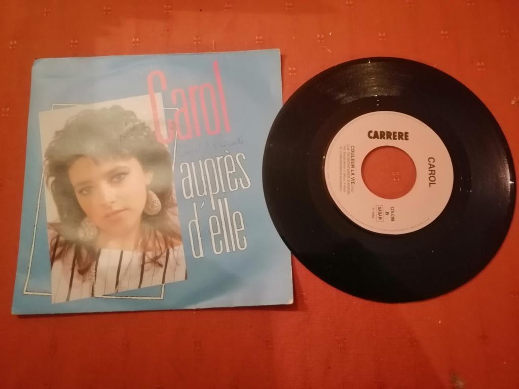 45t CAROL– Auprès D'Elle 1988 Label: Carrere ‎– 125.088, CD & DVD, Vinyles Singles, Enlèvement ou Envoi, Utilisé