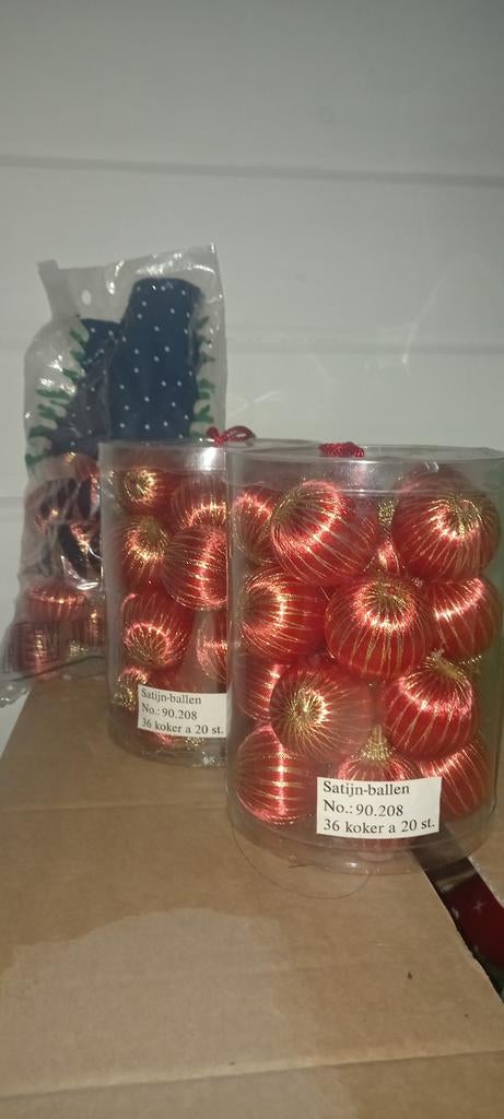nieuwe rode satijnen Kerstballen 60stuks, Ophalen of Verzenden, Nieuw
