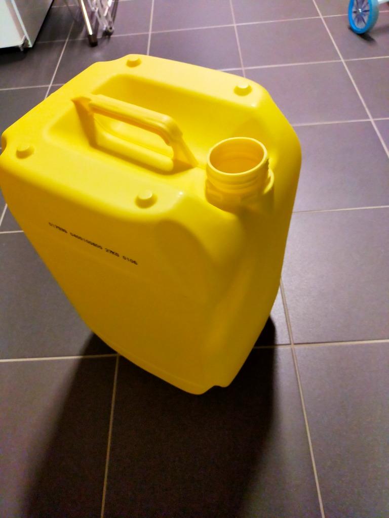 bidons 20/25 l, Tuin en Terras, Regentonnen, Minder dan 75 liter, Ophalen, Zo goed als nieuw, Kunststof
