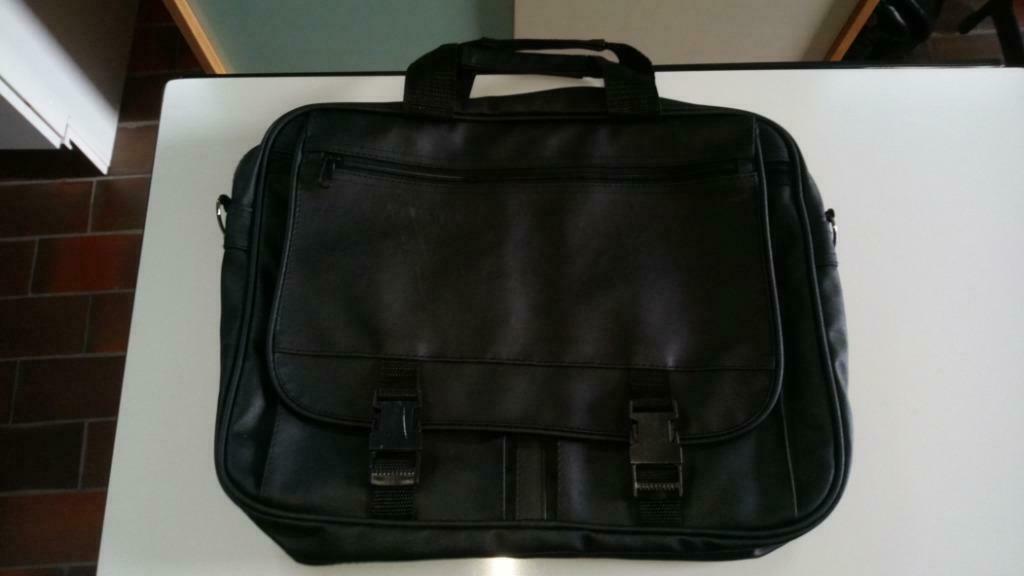 Te koop Laptop - tas !, Computers en Software, Ophalen of Verzenden, Nieuw, 17 inch of meer