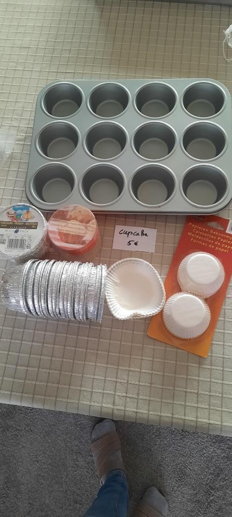 Uitsteekvormen en gebakbenodigdheden, Ophalen, Nieuw, Taarten of Cupcakes, Bakvorm