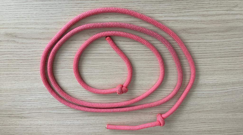 Corde de GRS rose de +/- 3 mètres, Utilisé