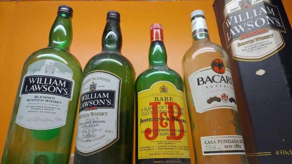 Flessen van J&B, Barcardi, Smirnoff en William Lawson, Enlèvement ou Envoi, Utilisé, Autres types