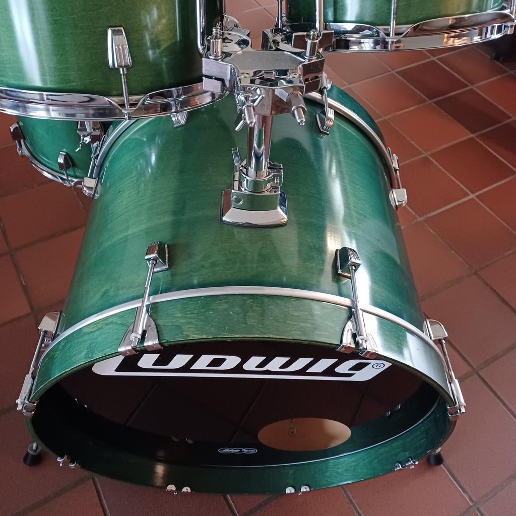 Kit de batterie Ludwig Classic Birch Shell Set en très bon é, Musique & Instruments, Enlèvement, Comme neuf
