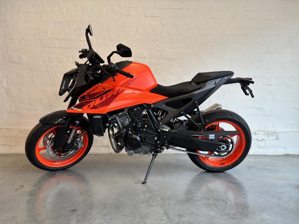 KTM 990 DUKE NAKED BIKE, 2 cilinders, Motorrijbewijs A, Bedrijf, 990 cc