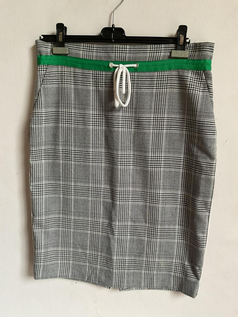 Jupe d'Essentiel Antwerp, taille 42, Enlèvement ou Envoi, Taille 42/44 (L), Noir