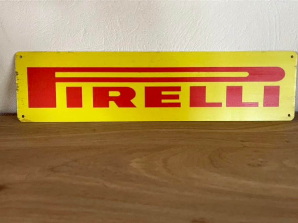 Plaque metallique Pirelli, Verzamelen, Merken en Reclamevoorwerpen, Ophalen of Verzenden
