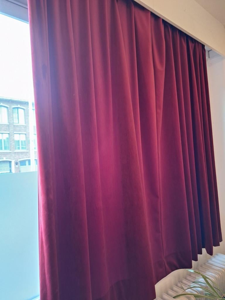 Jolis rideaux. Comme neuf., Rouge, 150 à 200 cm, Comme neuf, 150 à 200 cm