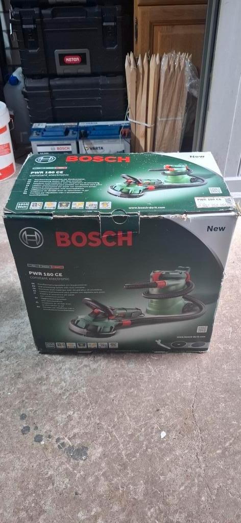 nieuwe Bosch pwr 180 ce met extra accessoires, Doe-het-zelf en Bouw, Ophalen, Nieuw