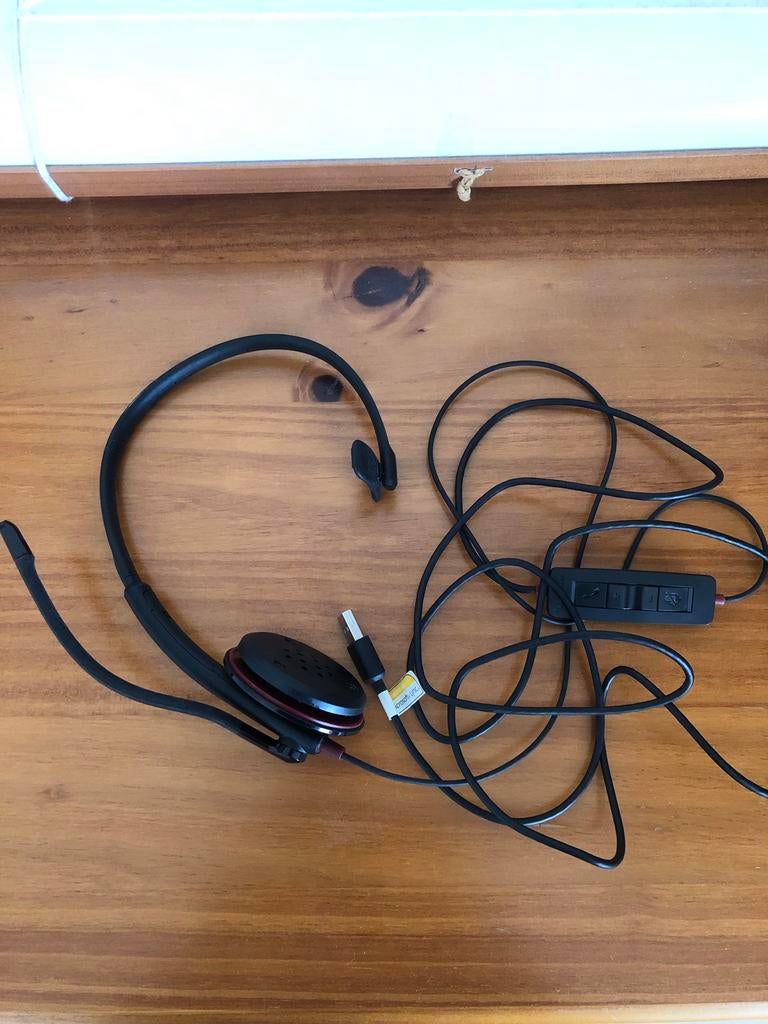 Plantronics USB headset met knoppen, Gebruikt, Plantronics, Ophalen of Verzenden, Over-ear