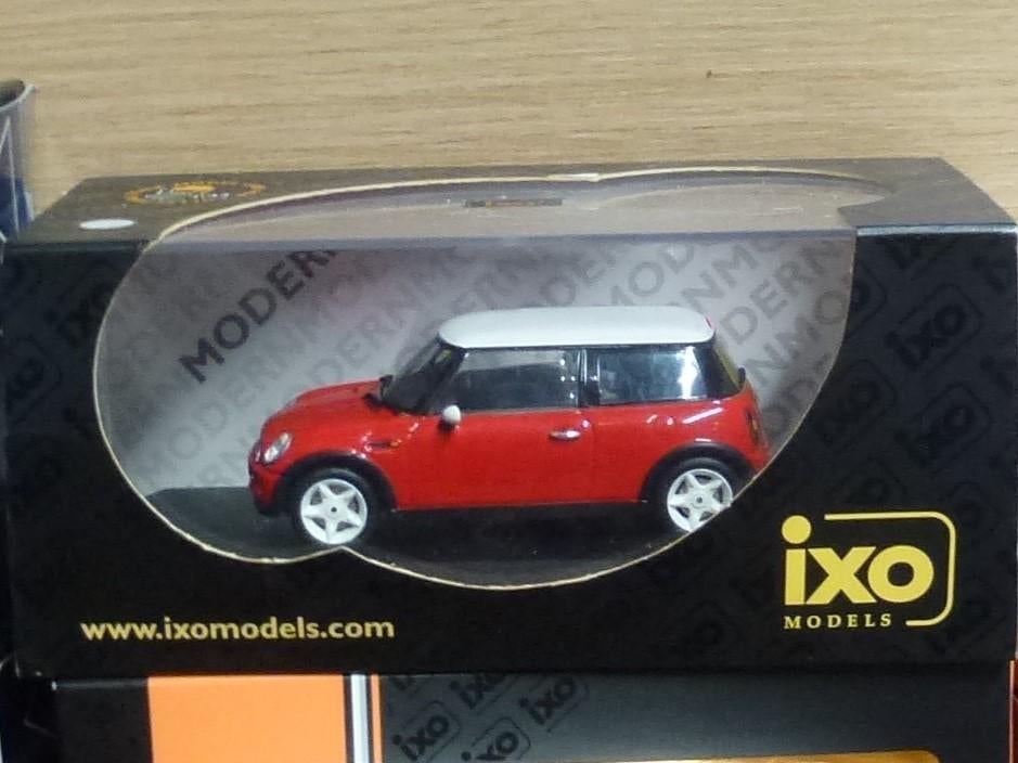 1:43 Ixo MOC004 Mini Cooper 2001 Red (BMW New Mini), Ophalen of Verzenden, Zo goed als nieuw, Auto
