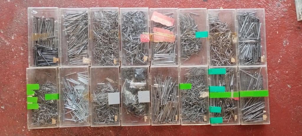 Lot spijkers, Ophalen, Zo goed als nieuw, Spijkers