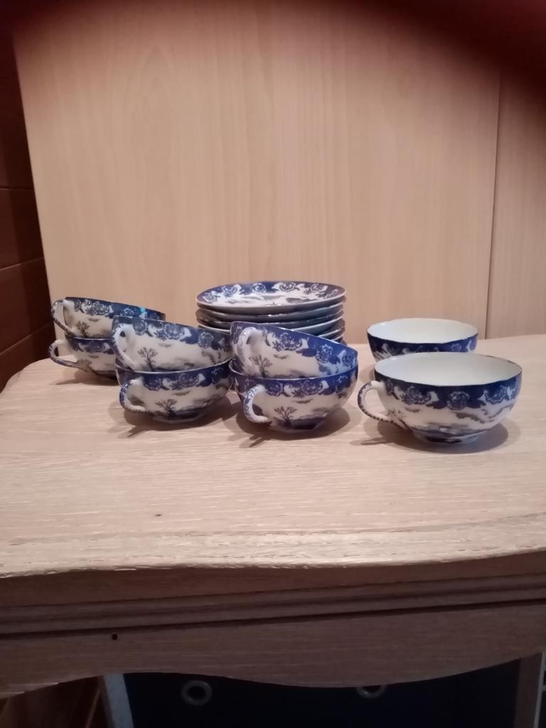 8 blauwe tasjes en 9 blauwe bordjes, Enlèvement