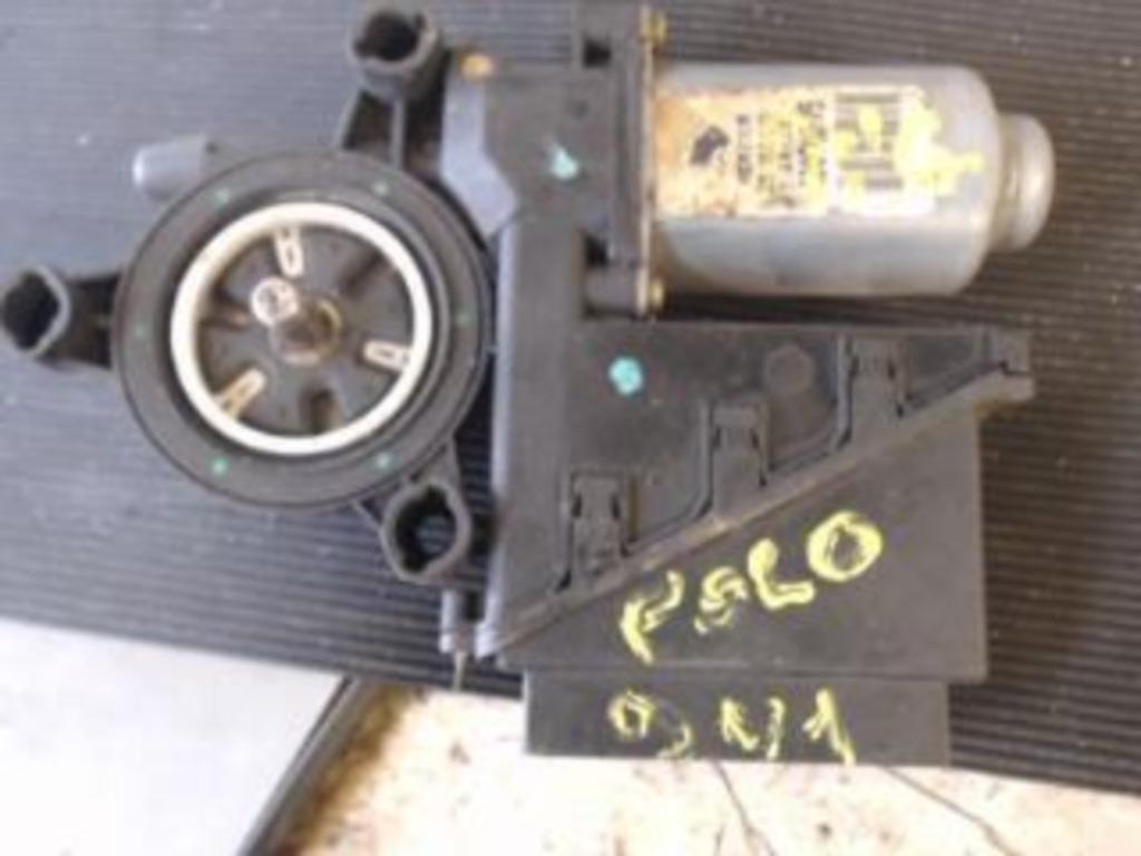 Moteur lève vitre avant gauche VW Polo 4 2002-2005 LP/14059, Enlèvement ou Envoi, Utilisé