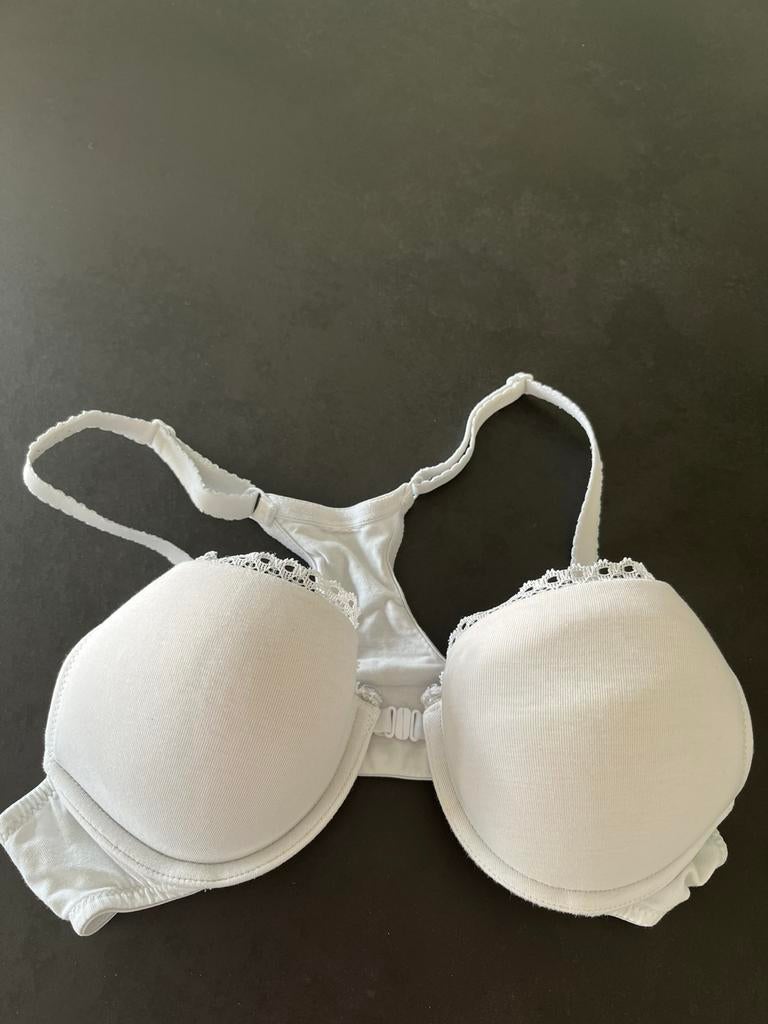 Witte bh met gekruiste rug en sluiting vooraan. Maat 75B., Kleding | Dames, ANDERE, Ophalen of Verzenden, Wit, BH