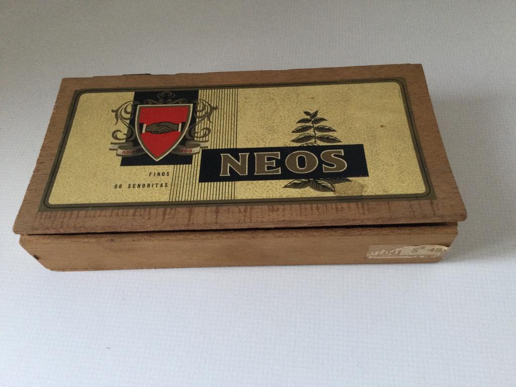 Neos houten sigarenkistje, Enlèvement ou Envoi, Comme neuf