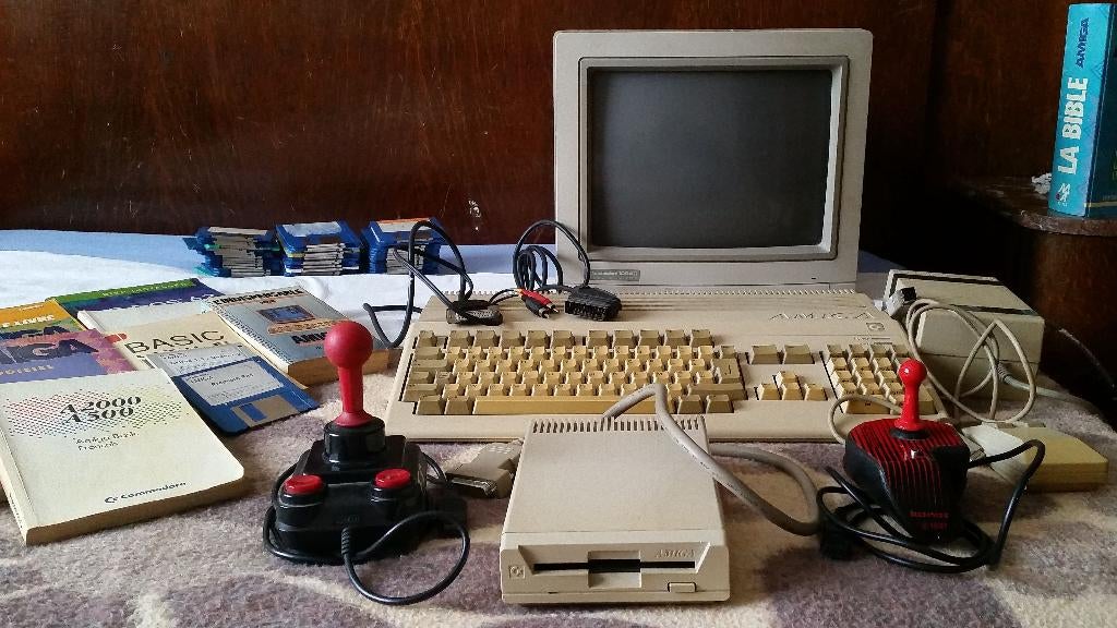 Amiga 500 +extension de mémoire, Informatique & Logiciels, Ordinateurs Vintage, Enlèvement