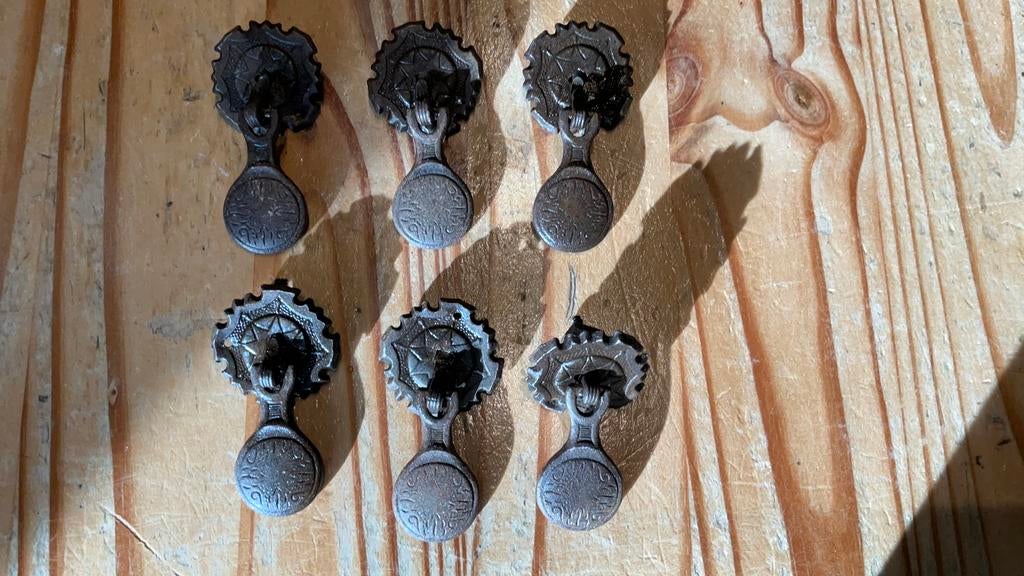 Antieke handvaten voor op kast of lade, Antiek en Kunst, Ophalen of Verzenden