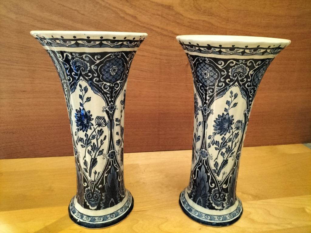 2 x Delfts blauw vaas van Petrus Regout (Antiek), Antiek en Kunst, Antiek | Vazen, Ophalen
