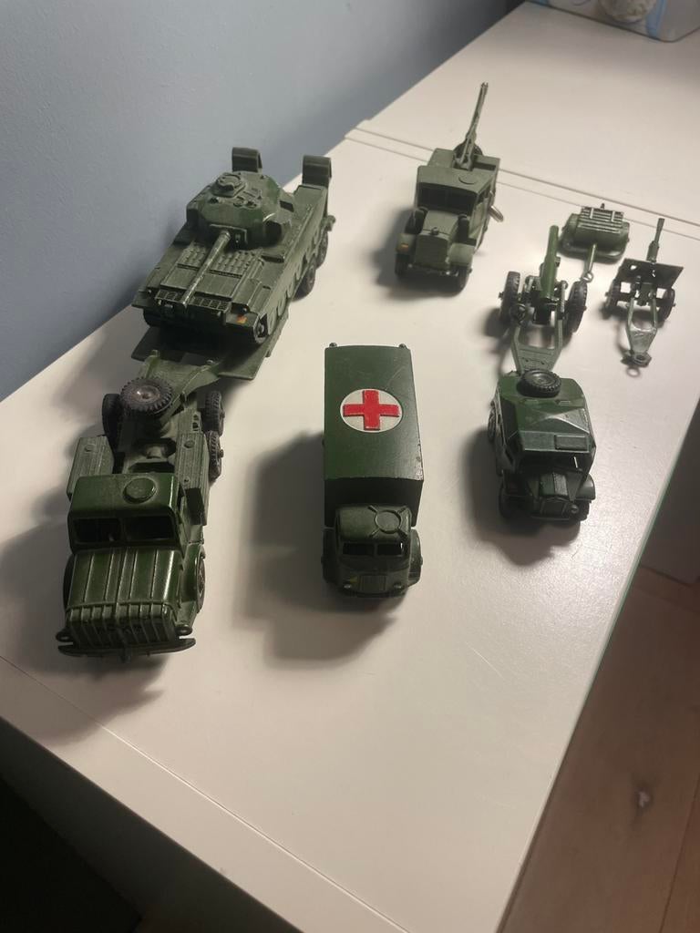 Dinky toys set de 8pc militaires, Enlèvement, Utilisé, Voiture, Dinky Toys