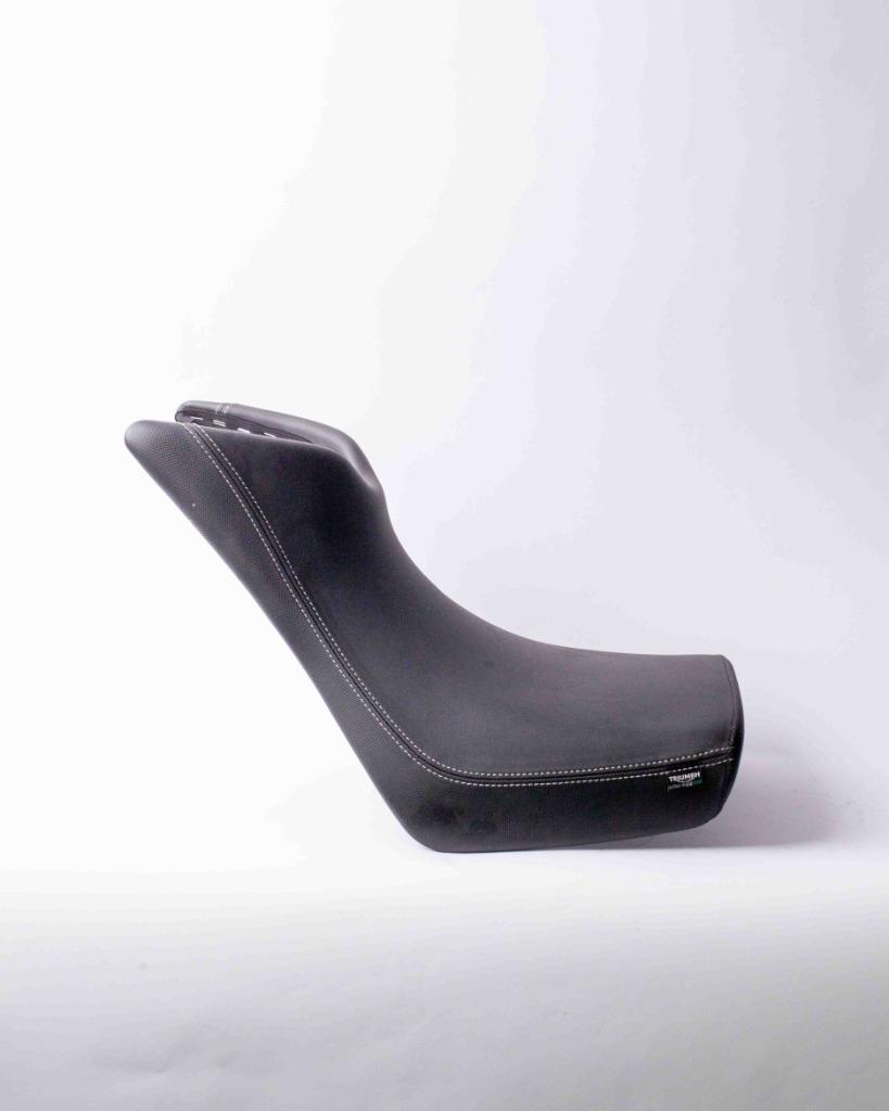 Selle Triumph Tiger 800, Motos, Accessoires | Autre, Enlèvement, Comme neuf