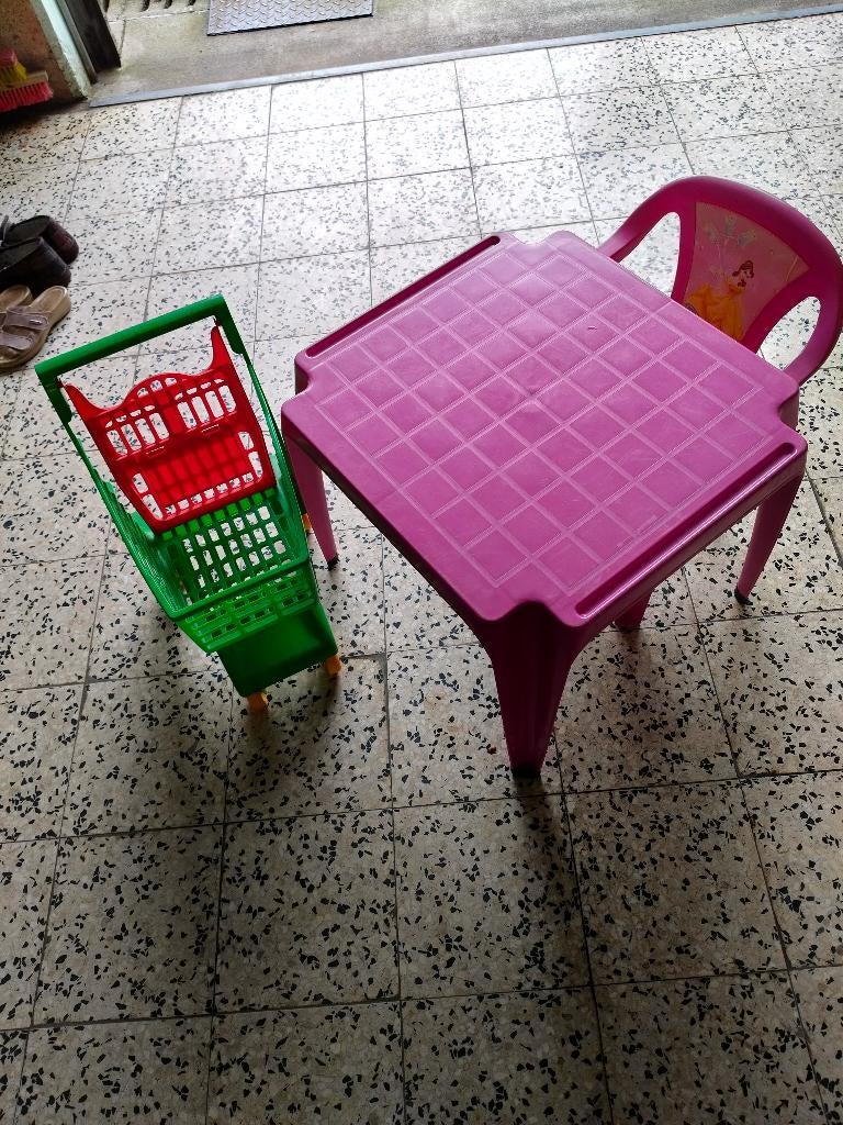 Speelgoed tafel+stoel+winkelkar, Ophalen, Gebruikt