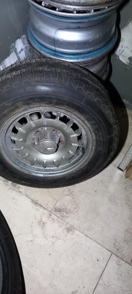 Bouchons et roues, Enlèvement ou Envoi, Comme neuf