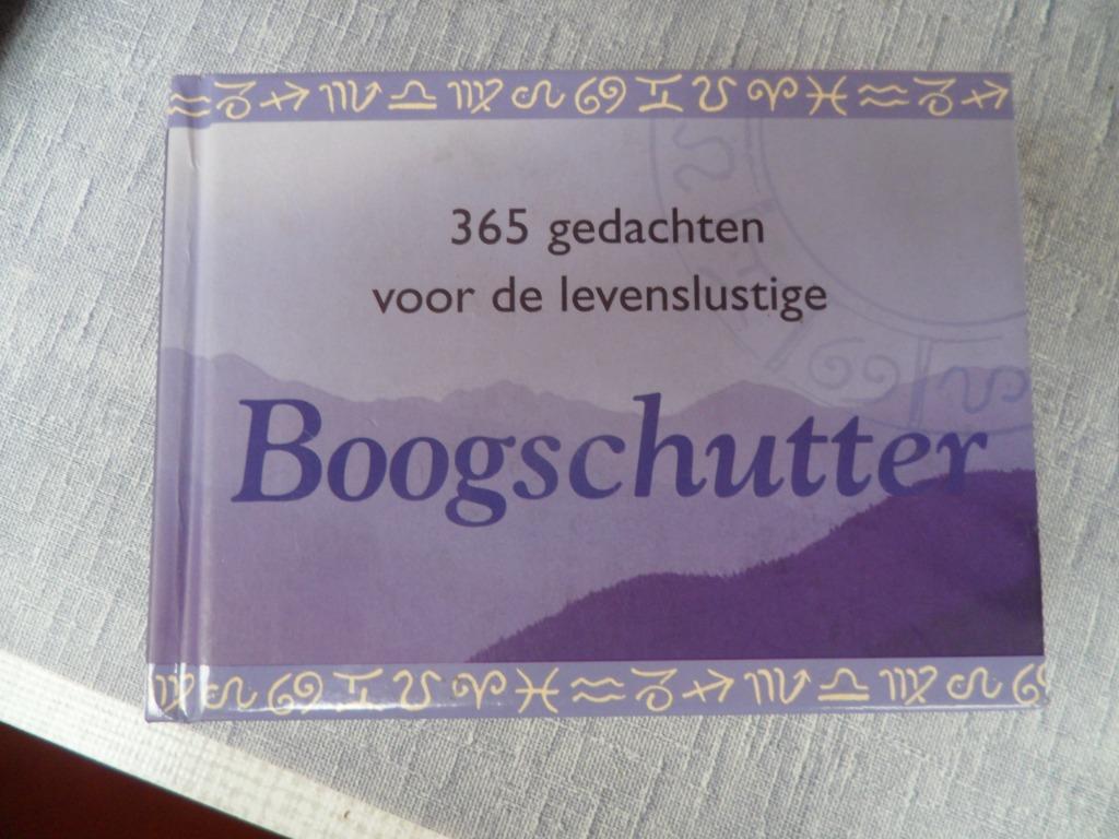 365 gedachten voor de levensluchtige boogschutter, Ophalen of Verzenden, Zo goed als nieuw