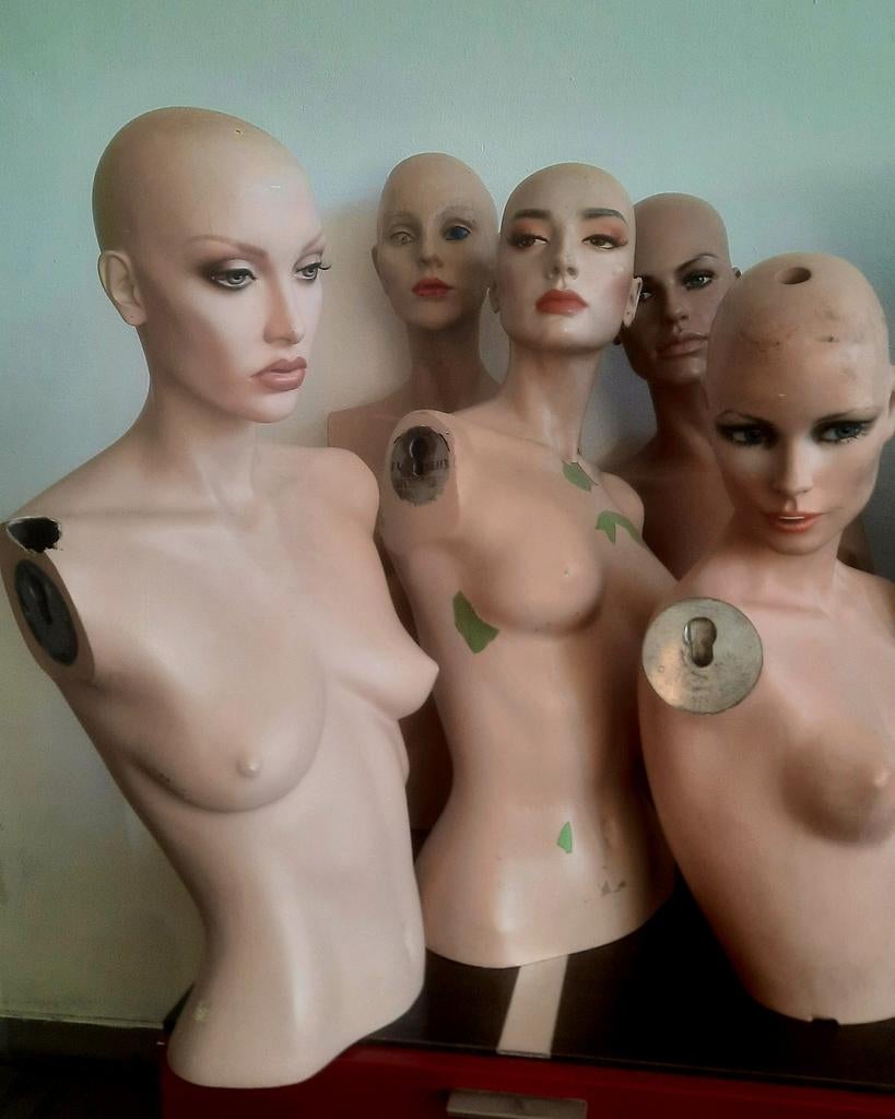 Mannequin torsos, Ophalen