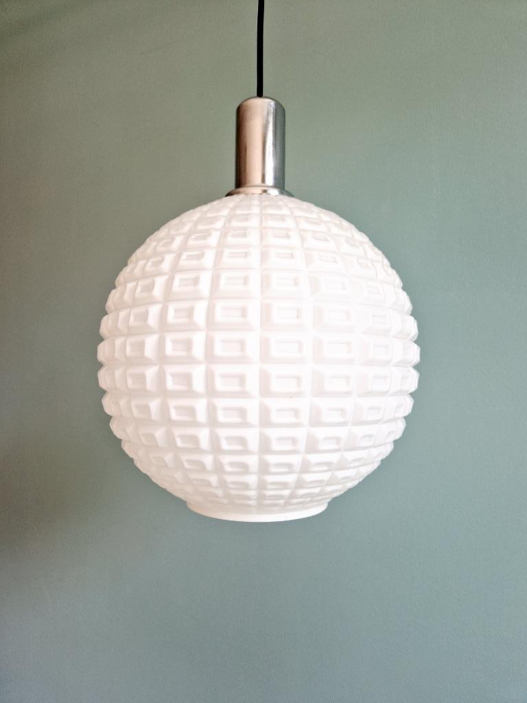 Suspension vintage en opaline blanche texturée, 1960-70, Antiquités & Art, Antiquités | Éclairage, Enlèvement ou Envoi