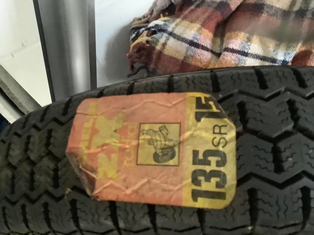 Oldtimer band , nieuw nooit gebruikt 135/15 Michelin, Auto-onderdelen, Banden en Velgen, Ophalen, Nieuw