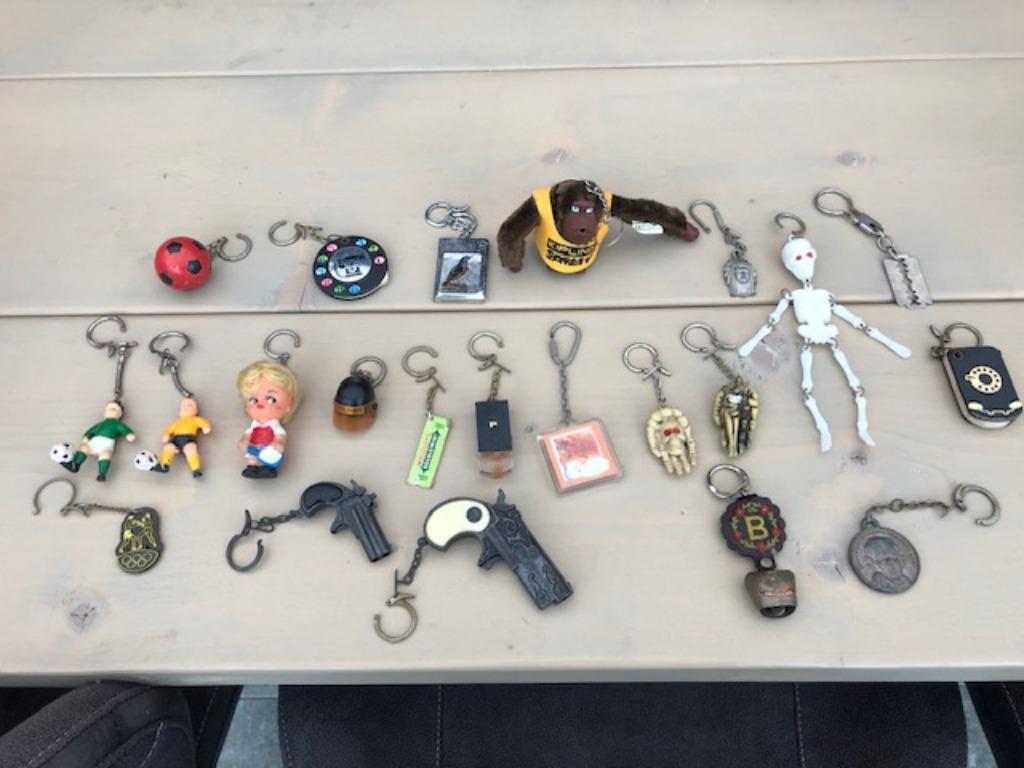 Vintage partij sleutelhangers, Ophalen