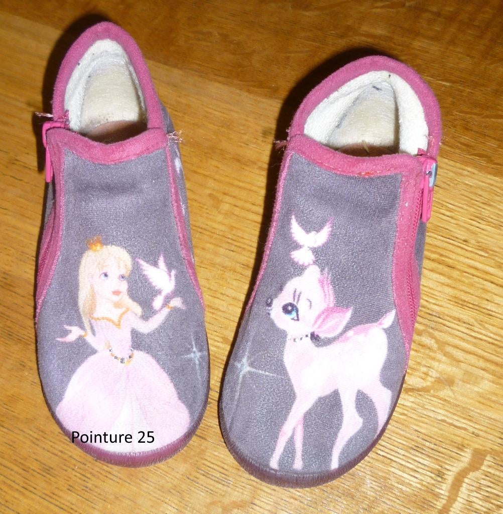 9. Pantoufles fille pointure 25 zip motifs animaux/princesse, Enlèvement ou Envoi, Utilisé, Fille