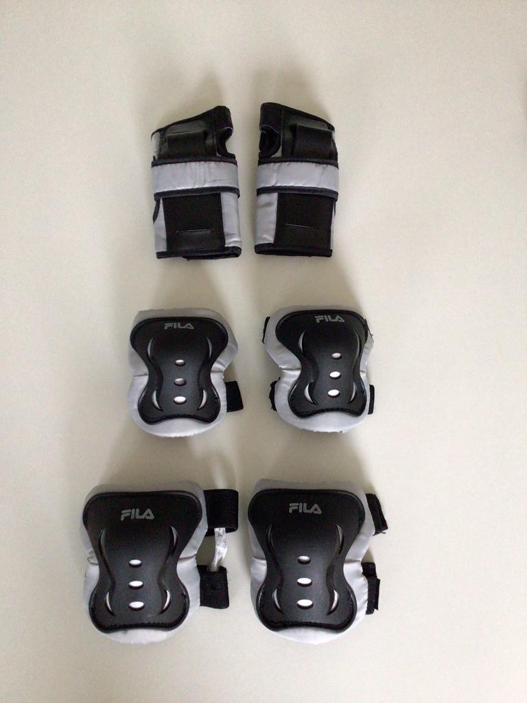 Ensemble de protection Fila pour enfants taille XXS, Enlèvement ou Envoi, Réglable, Comme neuf, Enfants