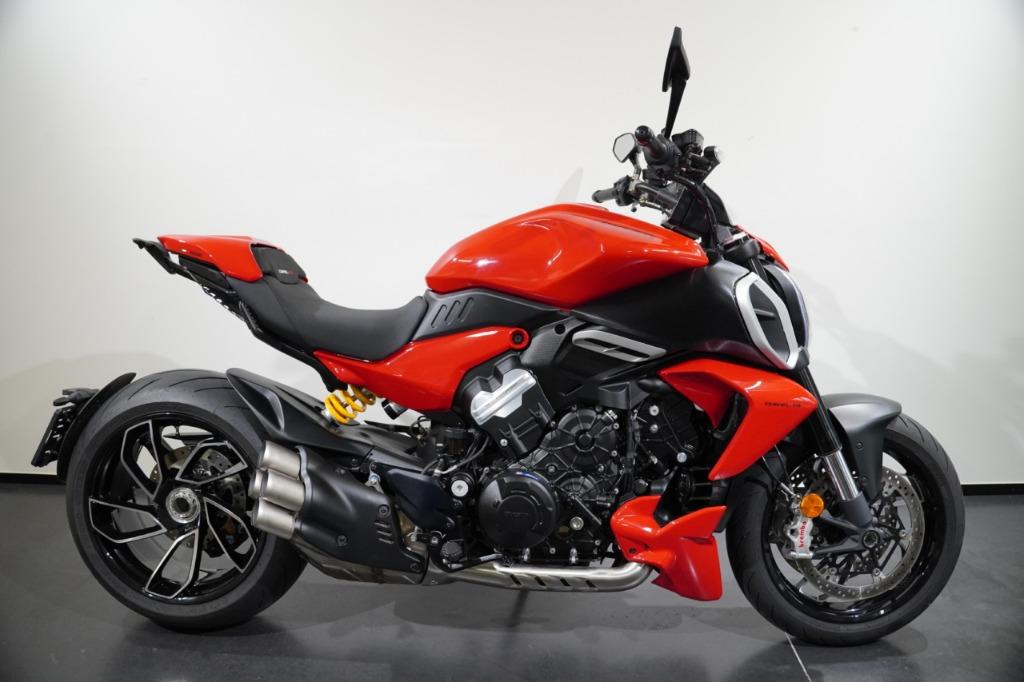ducati diavel V4, Motoren, 2 cilinders, Traction Control, Motorrijbewijs A, Bedrijf