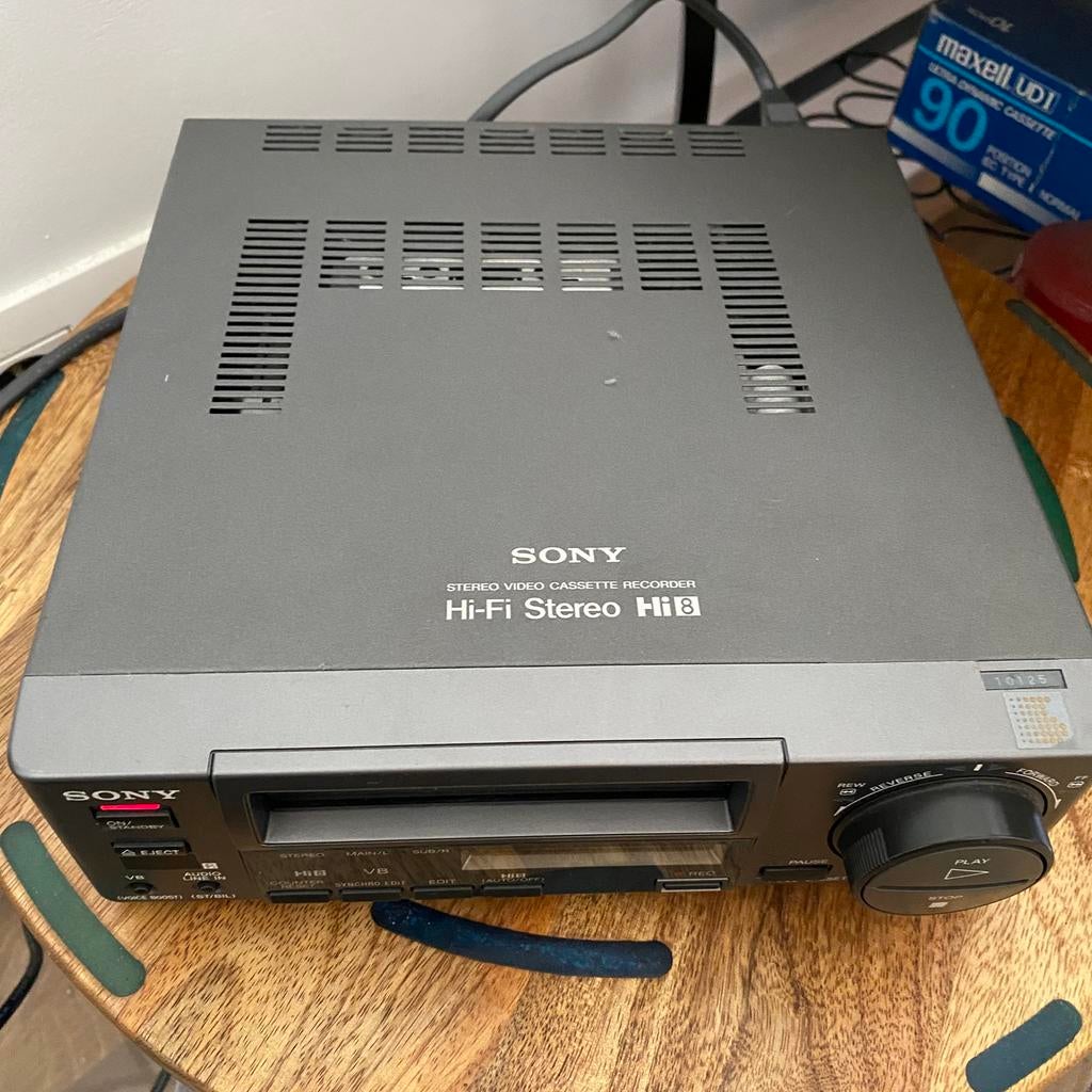 Sony EV-C500E Hi-8 Hi-Fi Stereo Video Cassette Recorder, Enlèvement ou Envoi, Comme neuf