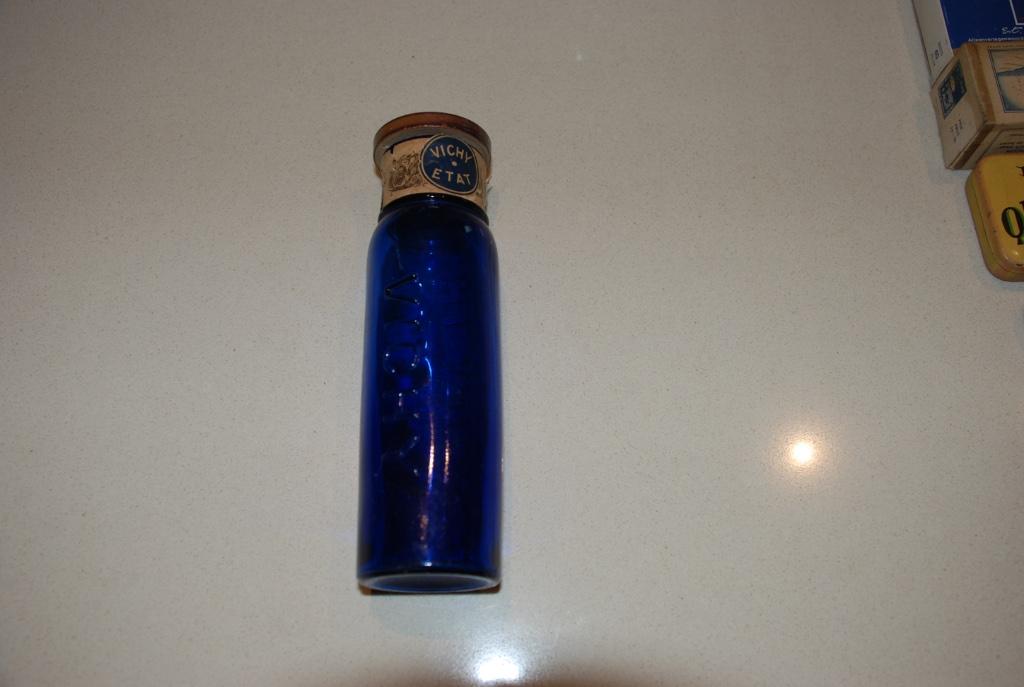 Vichy Etat oud flesje, Verzamelen, Ophalen of Verzenden, Gebruikt, Overige typen