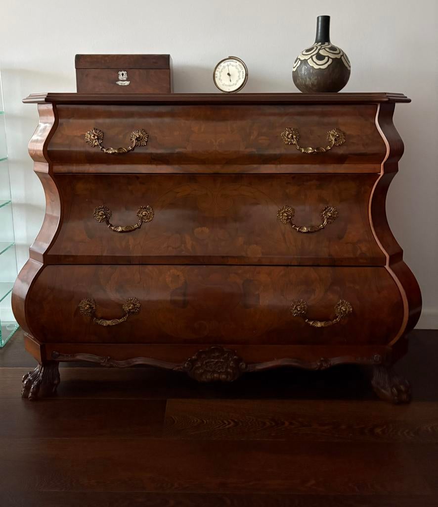 Commode rococo, Ophalen, Zo goed als nieuw