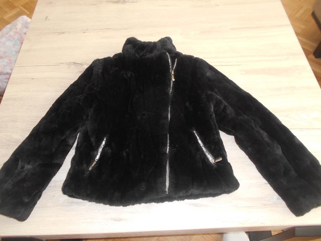 dik flufie warm jasje maat 140, Kinderen en Baby's, Kinderkleding | Maat 140, Meisje, Ophalen of Verzenden, Zo goed als nieuw