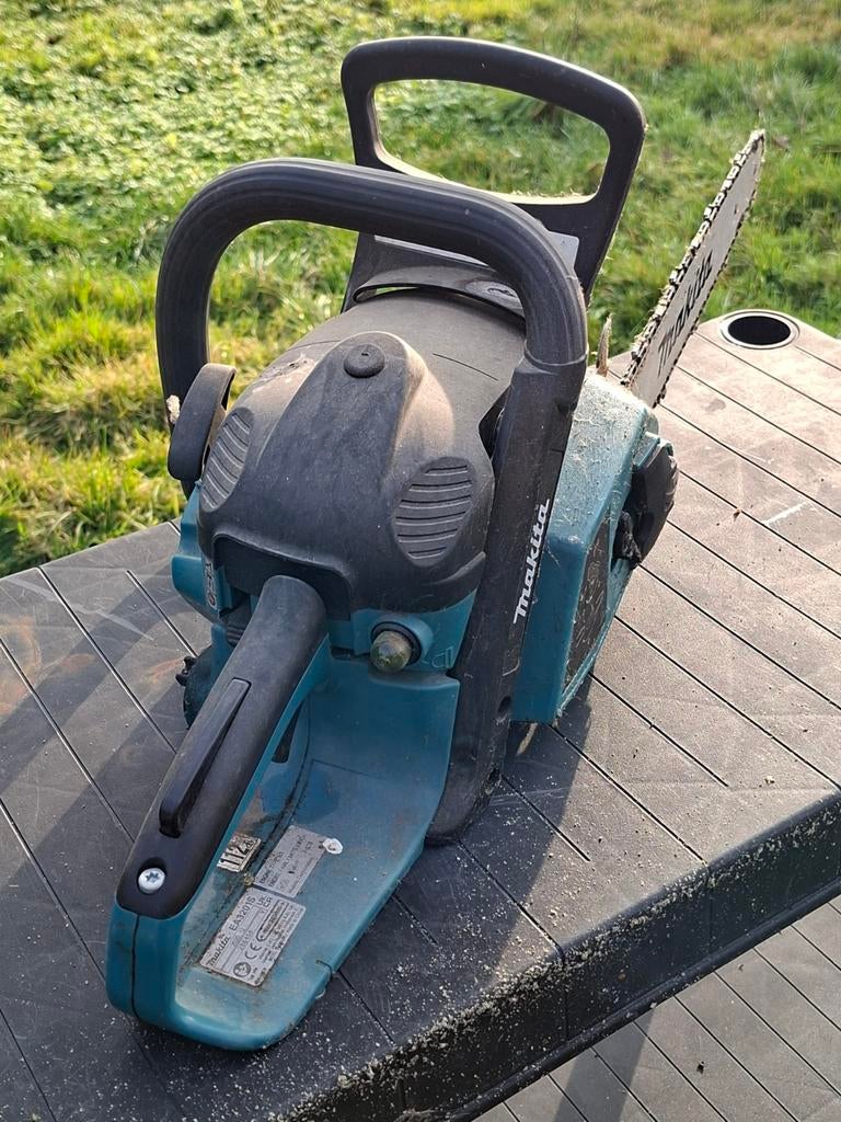 Tronçonneuse thermique, Enlèvement, Makita